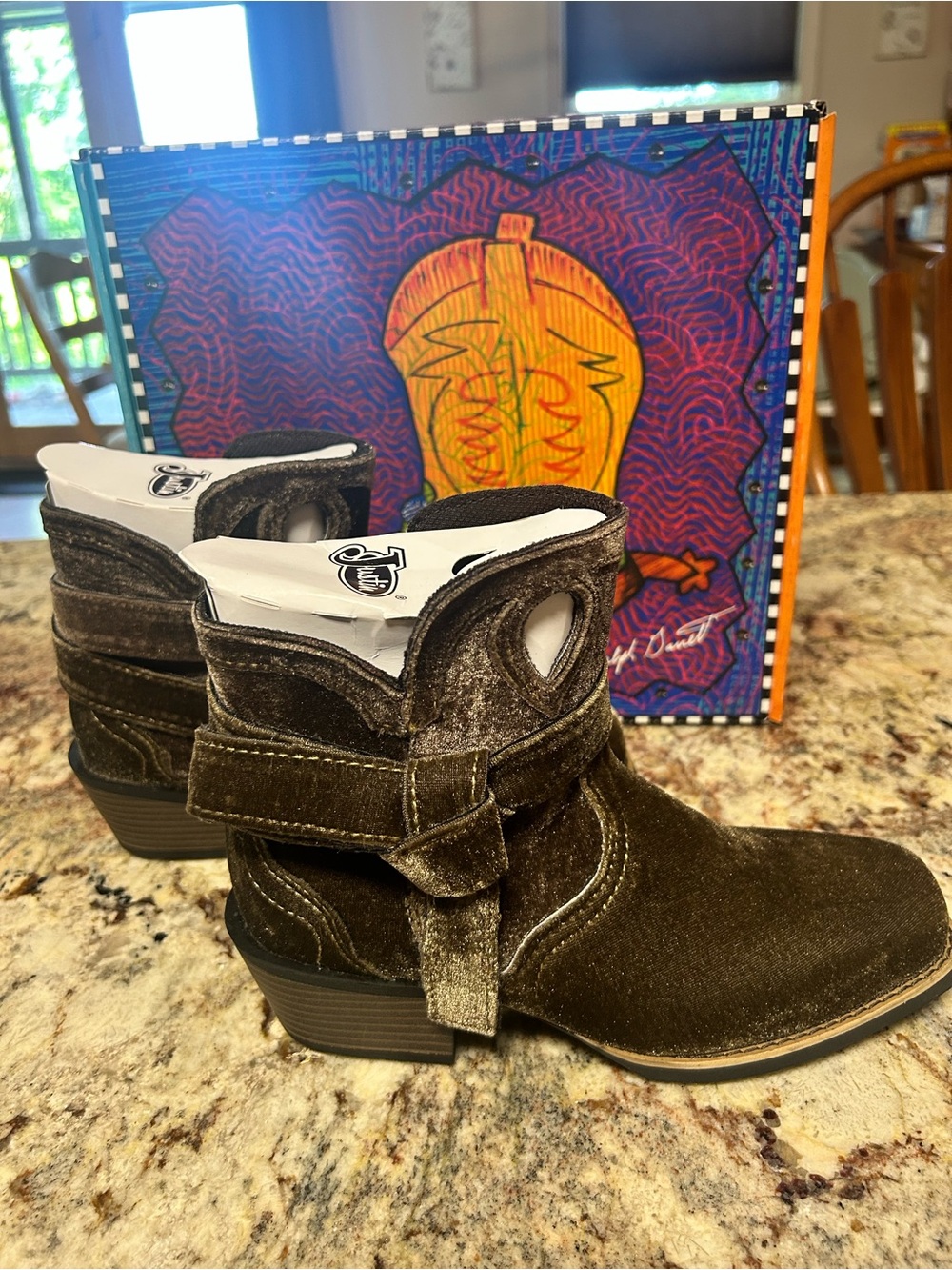 NIB Justin Gypsy Boots Women’s 6 Velvet Suede Brown Pull-On Ankle Booties